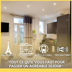 Petit Bijou Dans Le Centre De , París Francia